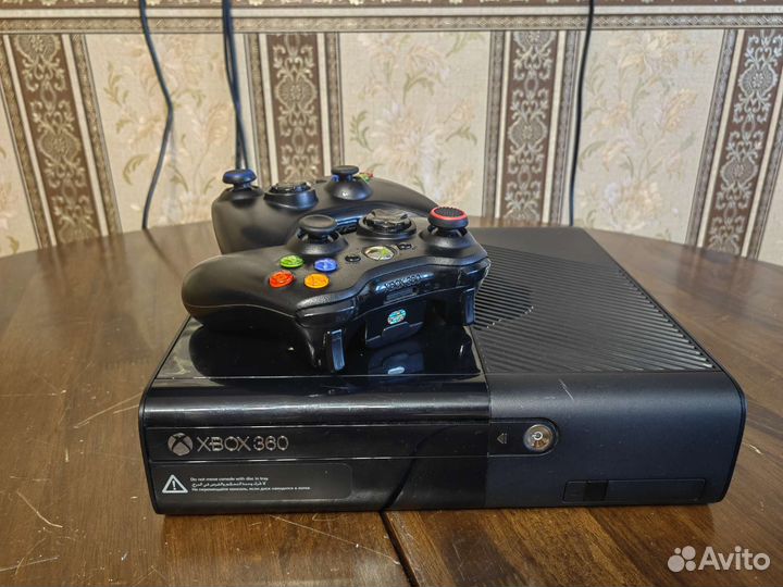 Прошитый Xbox 360e (любые игры бесплатно)