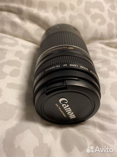 Объектив Canon EF 75-300mm