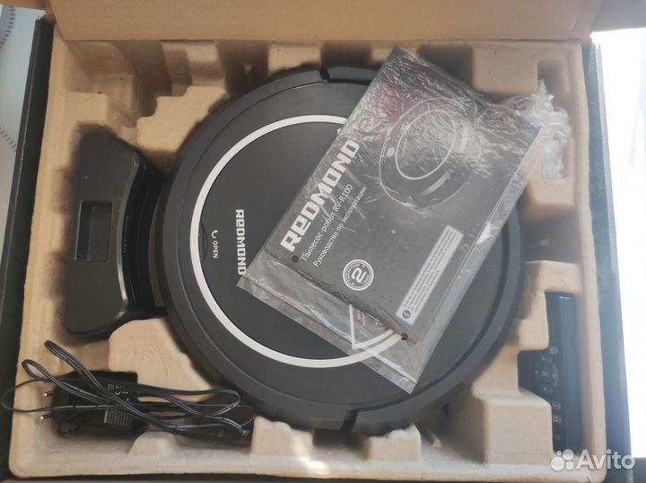 Робот пылесос Redmond rv-r100