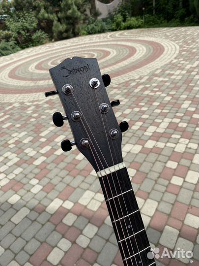 Акустическая гитара