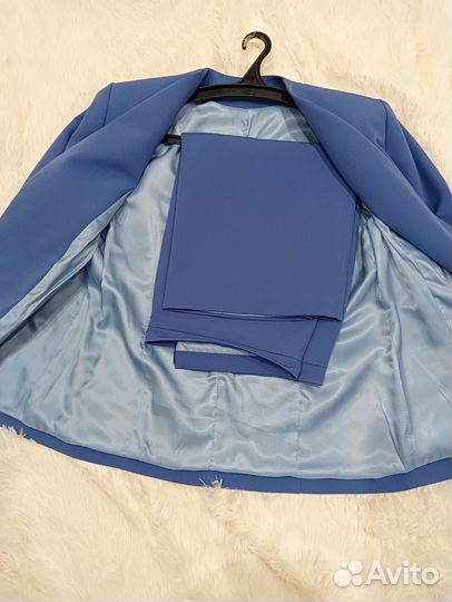 Костюм женский