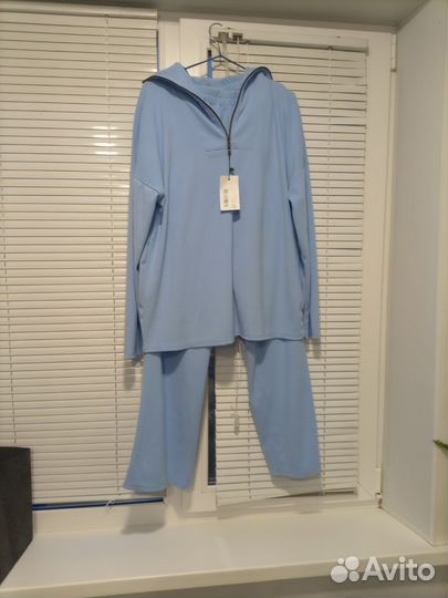 Костюм женский повседневный, размер 48-52.Новый