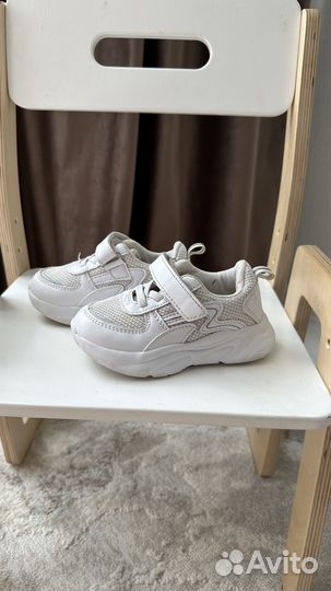 Кроссовки детские 23 размер