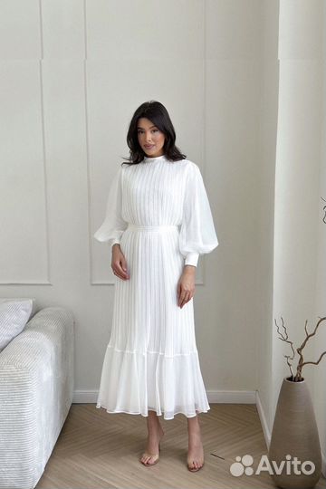 Платье на никах