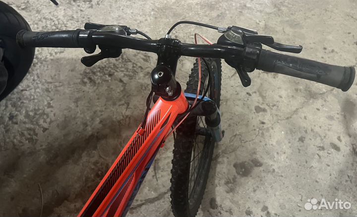 Stern attack 24 cross