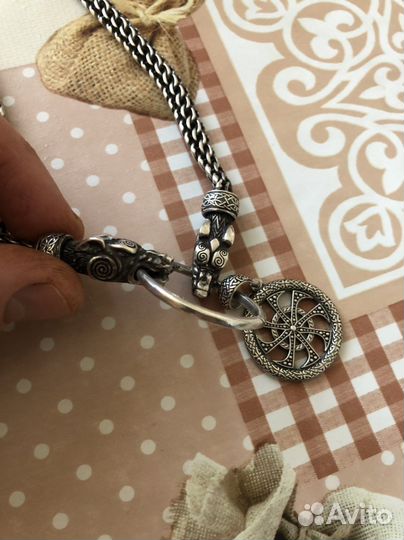Серебряная цепочка с подвеской