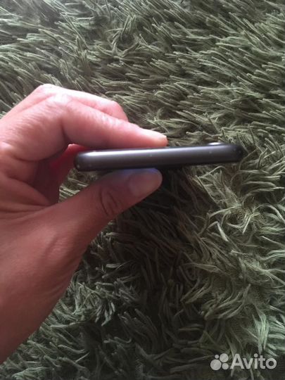 Телефон iPhone 8 64 gb