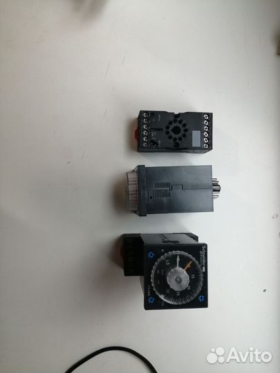 Schneider Electric реле