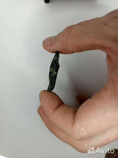 Каменный наконечник с дыркой