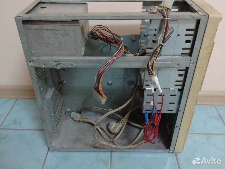 Системный блок с выводом проводов на 12v