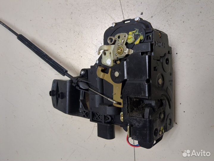 Замок двери Volkswagen Passat 5, 1998