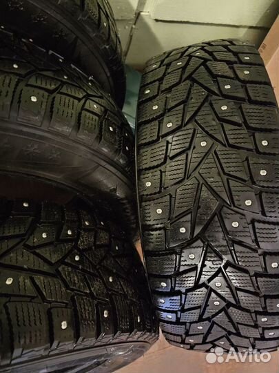 Dunlop SP Winter Ice 02 215/60 R16 99T