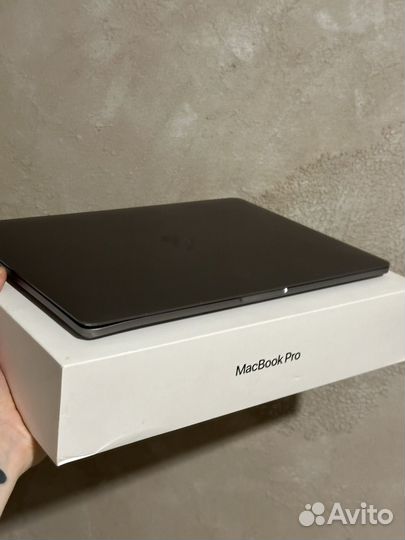 MacBook Pro 13 i5 16/512