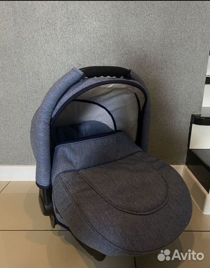 Детское автокресло + адаптеры