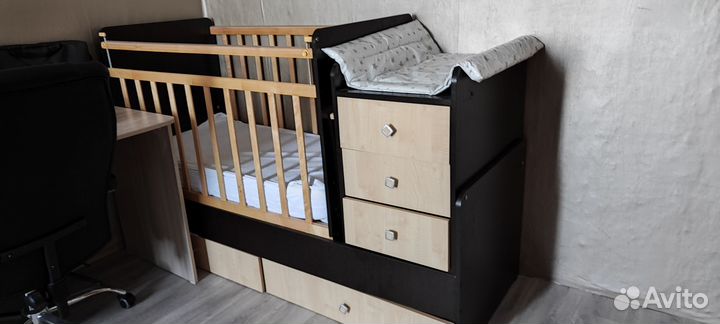 Детская кроватка