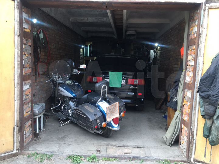 Гараж, > 30 м²