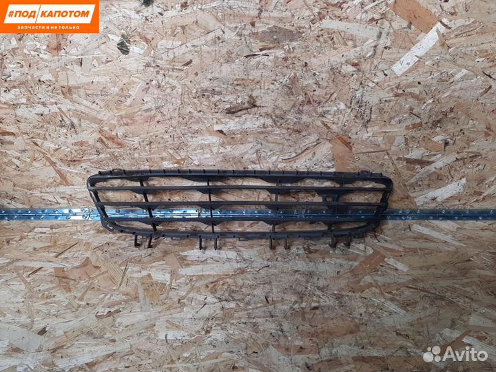 Решетка радиатора нижняя Opel Astra H