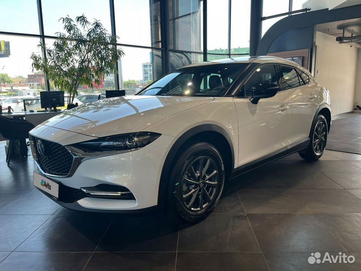 Mazda CX-4, 2022