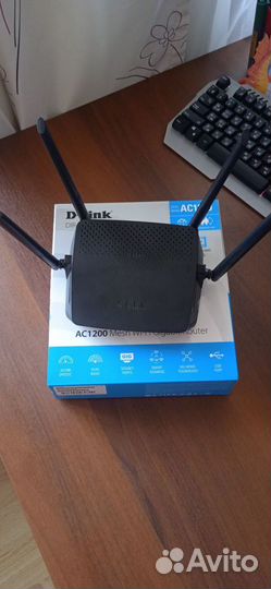 Продам WiFi роутер D-Link DIR-825