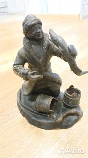 Бронзовая статуэтка