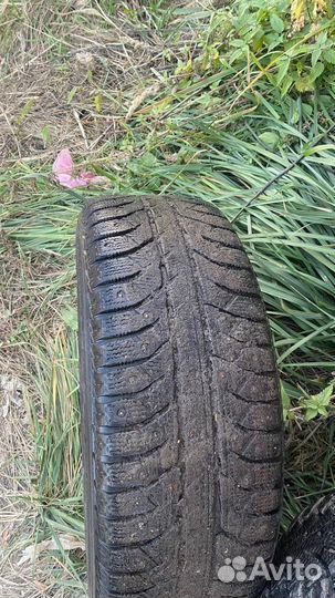 Bridgestone Ice Cruiser 7000 205/60 R16