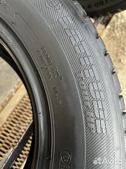 Michelin Latitude Tour HP 215/65 R16 98H