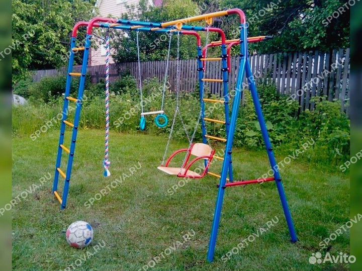 Уличный спортивный комплекс