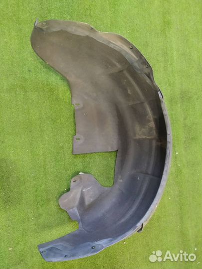 Подкрылок задний правый Volvo V70