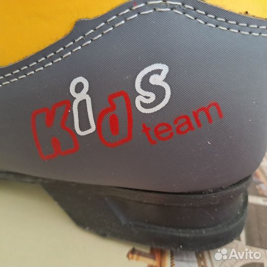 Лыжные ботинки размер 34