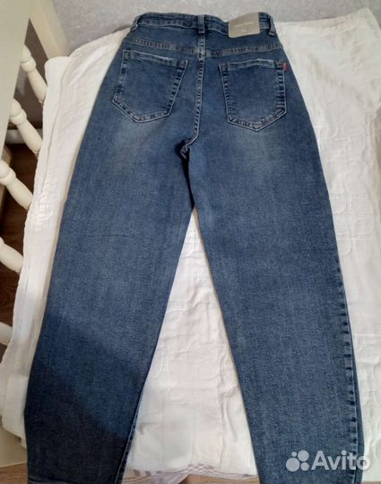 Джинсы женские