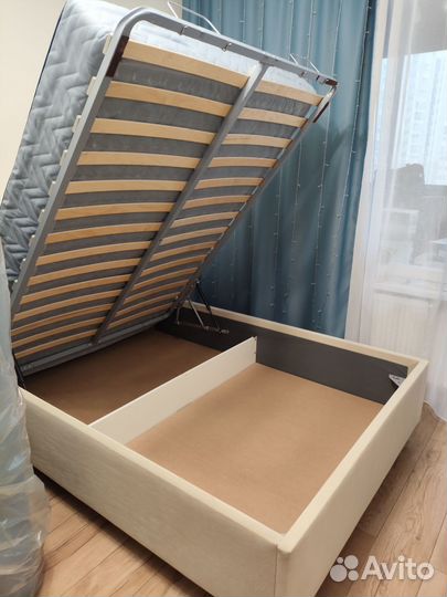 Кровать двухспальная б/у