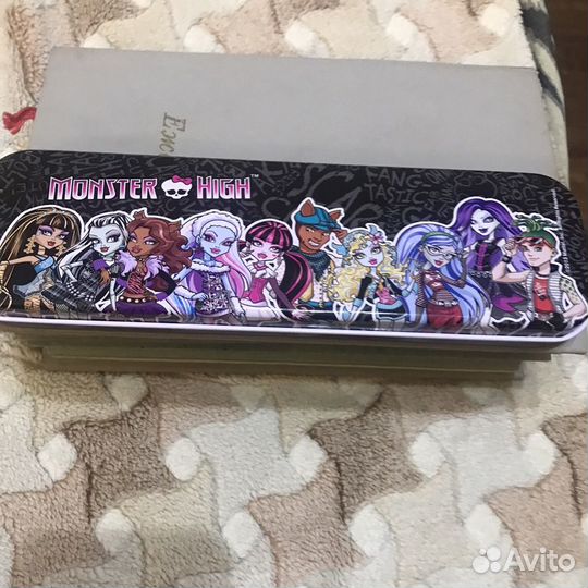 Пенал и сувениры