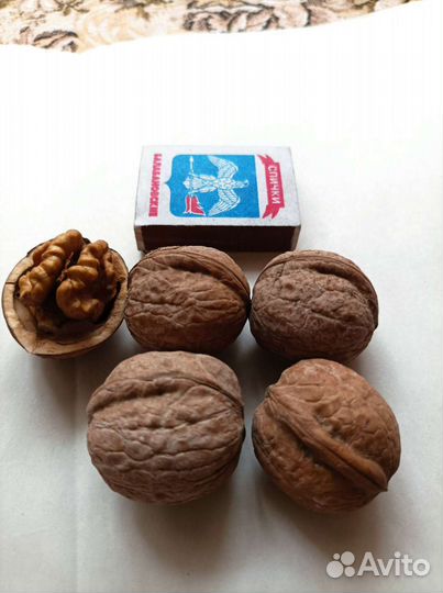 Грецкий орех в скорлупе