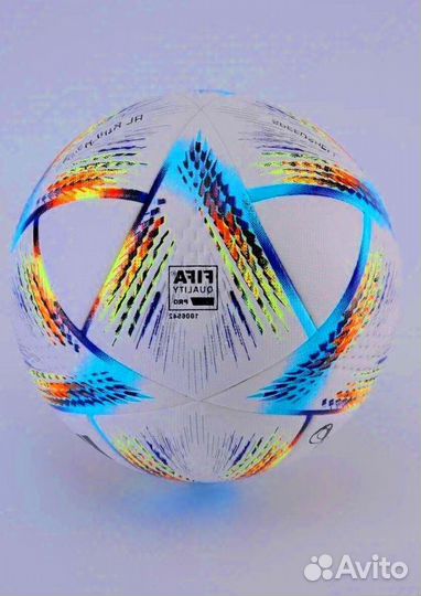 Профессиональный футбольный мяч