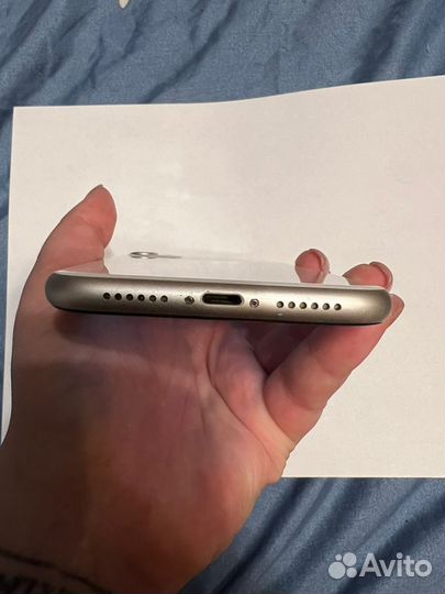 Телефон iPhone 11