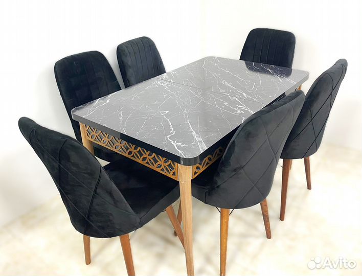Кухонный стол и стулья комплект