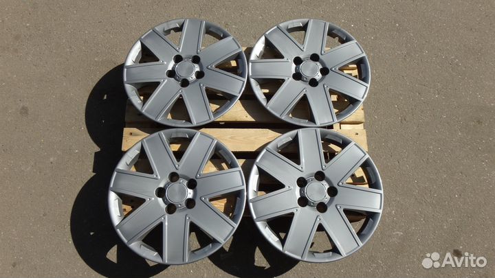 R15 Новые Оригинальные колпаки Vw Polo под болты