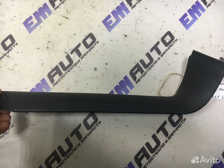 Обшивка двери багажника левая Шкода Фабия 1