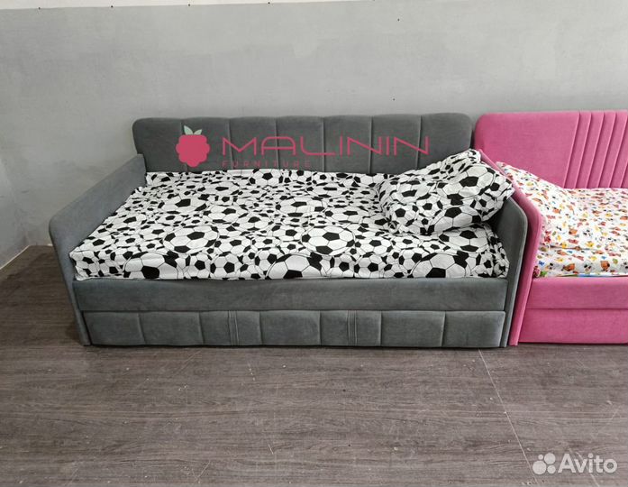 Диванчик мягкий детский