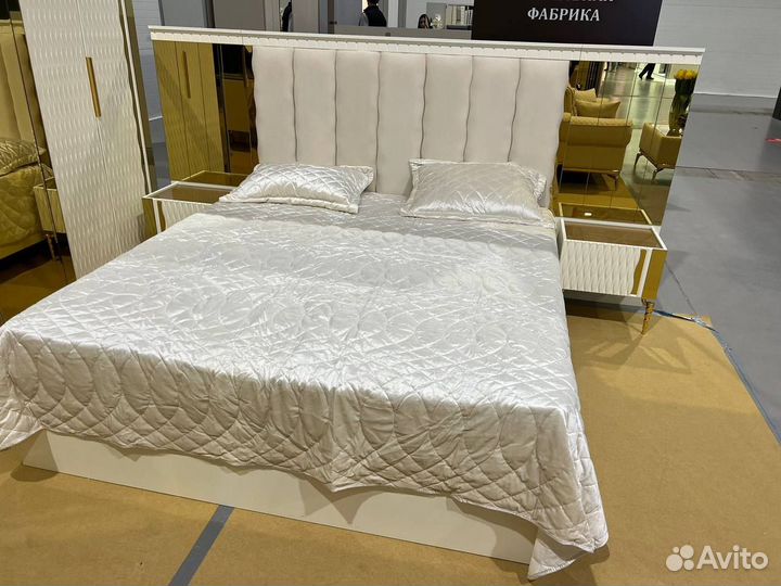 Спальный гарнитур Габриэлла
