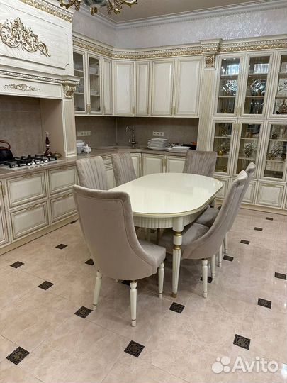 Комплект стол и стулья. В наличии