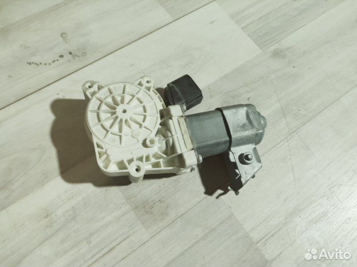 Мотор стеклоподъемника задний правый Bmw 5 E60