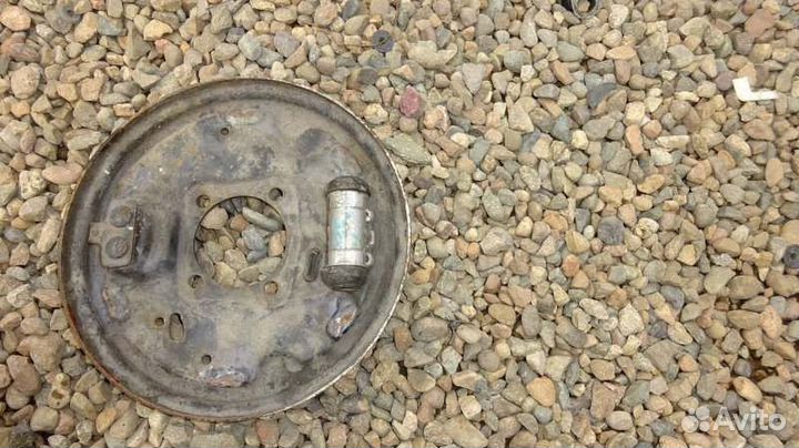 Рабочий тормозной цилиндр задний правый Toyota