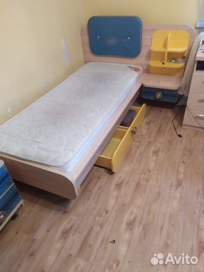 Кровать б/у