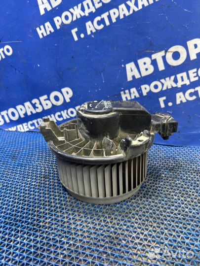 Моторчик печки Toyota Corolla 150 седан 2010