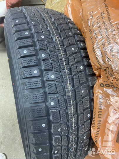 Dunlop SP Winter Ice 01 215/65 R16