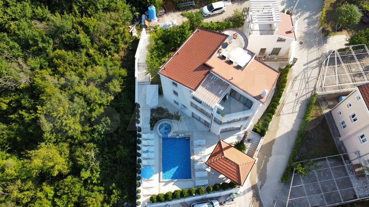 Гостиница 300 м² (Черногория)