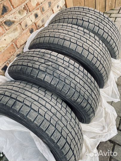 Dunlop Winter Maxx 215/65 R16 98Q