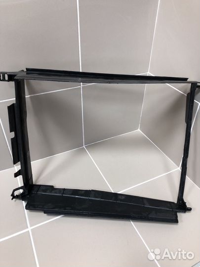 Дефлектор Кожух радиатора Renault Logan 2 Sandero