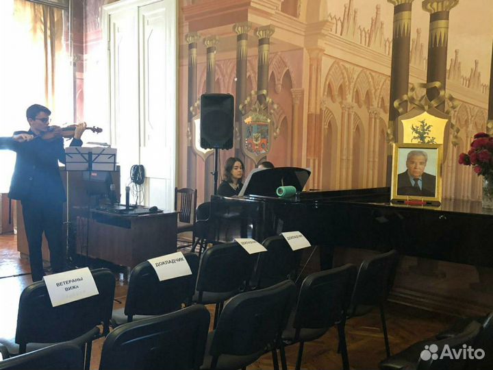 Репетитор по фортепиано, концертмейстер, артист